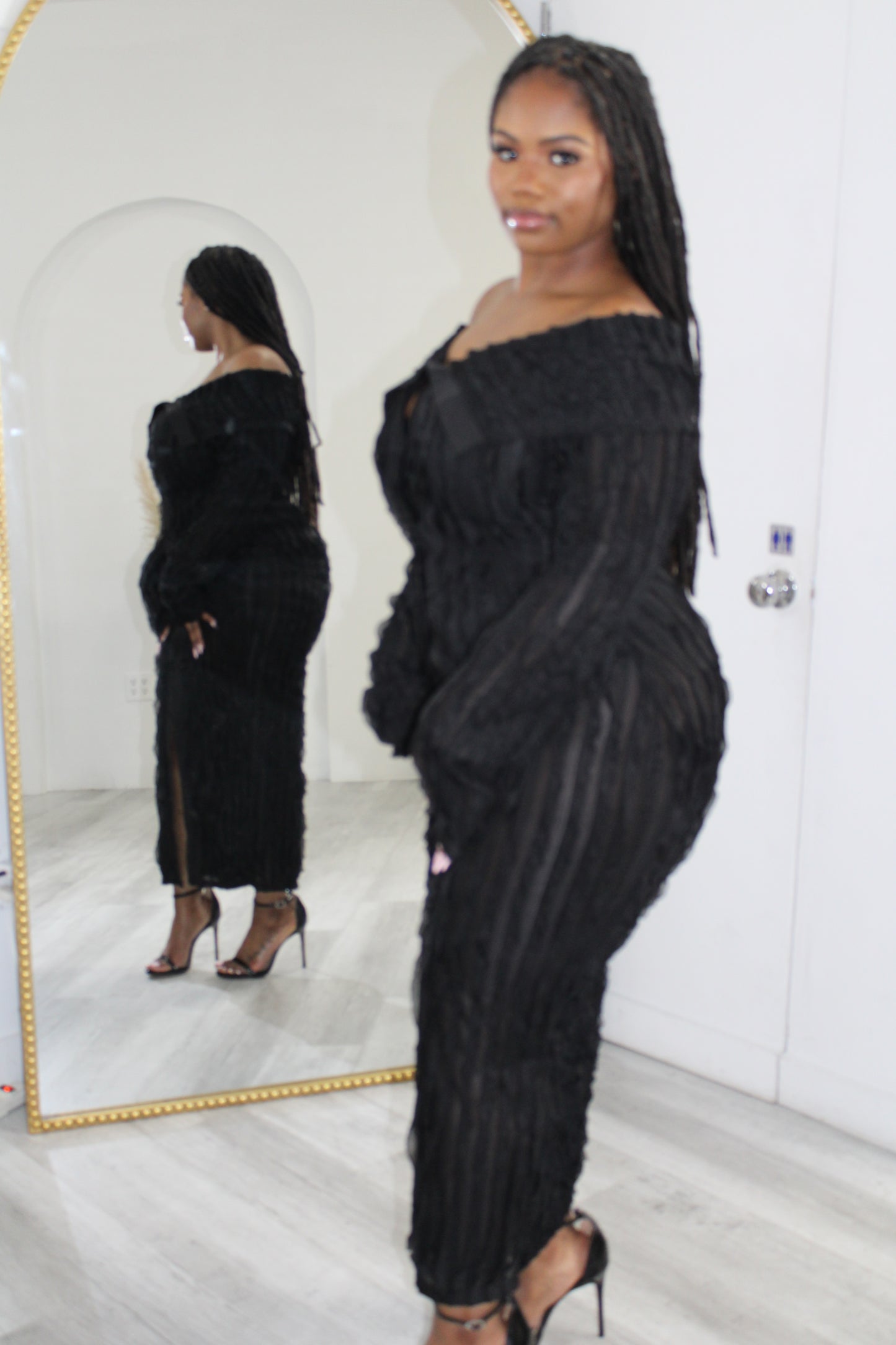 Go with the flow | Long black dress
